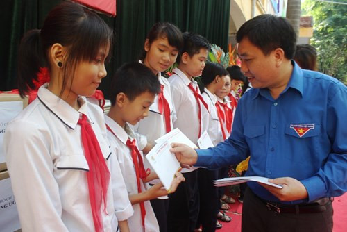 Lãnh đạo TƯ Đoàn dự khai giảng nhiều nơi trên cả nước ảnh 2