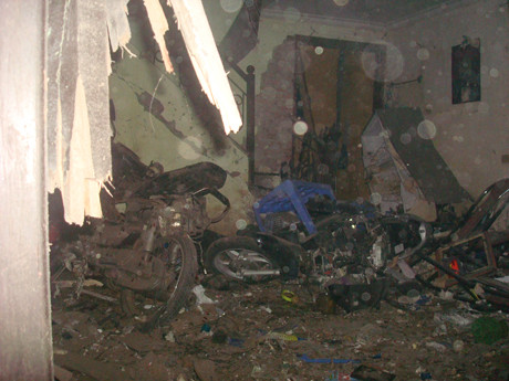 Nổ lớn tại ngõ Thông Phong, nhiều người thương vong ảnh 2