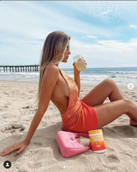 Kara Del Toro hiện là người mẫu rất đắt show ở Mỹ.