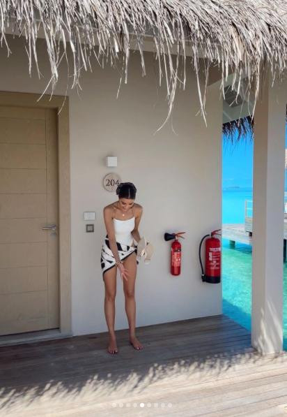 Olivia Culpo còn lấn sân kinh doanh khi vừa cho ra mắt thương hiệu thời trang Culpos x INC, do cô hợp tác với chị gái Aurora (giữa) và em gái Sophia (ngoài cùng bên trái)