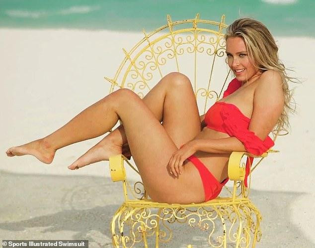 Chân dài 9x cũng vừa ghi dấu ấn trong sự nghiệp làm mẫu khi vừa được thông báo sẽ có mặt trên ấn phẩm 2021 của tạp chí áo tắm danh tiếng Sports Illustrated Swimsuit.