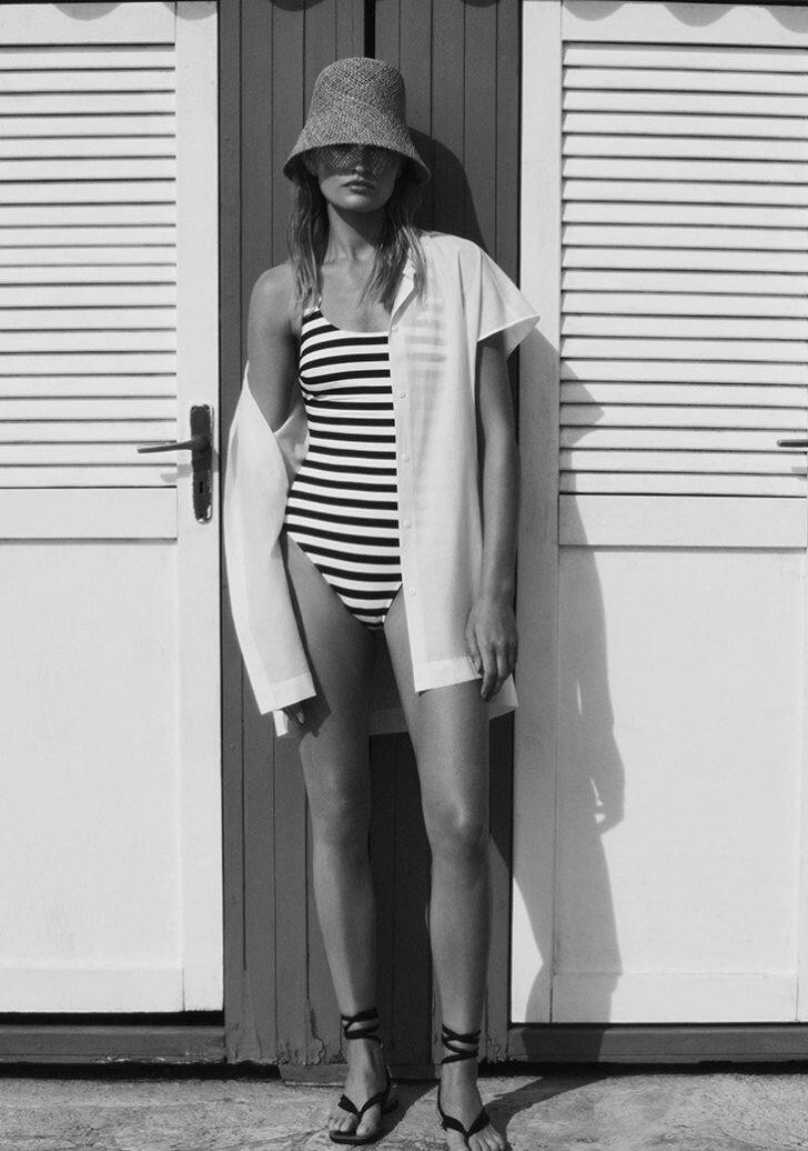 Đôi chân thon dài thẳng tắp của nàng mẫu cũng khiến chị em phải ghen tị Đôi chân thon dài thẳng tắp của nàng mẫu cũng khiến chị em phải ghen tị