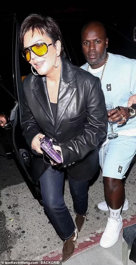 Bà Kris Jenner 66 tuổi - mẹ của chị em cô Kim - cùng bồ trẻ kém 25 tuổi Corey Gamble đến chúc mừng con gái