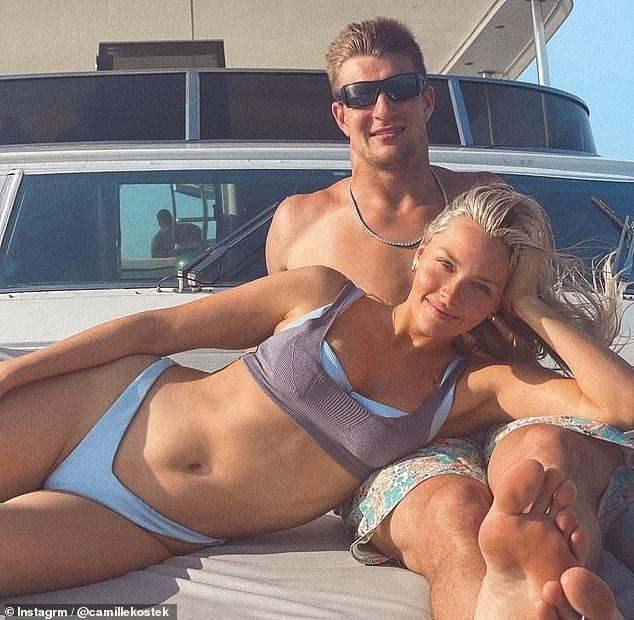 Camille hiện có chuyện tình đẹp bên cầu thủ bóng bầu dục Mỹ Rob Gronkwoski sinh năm 1989