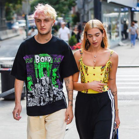 Dua Lipa công khai hẹn hò với Anwar Hadid từ tháng 6/2019.