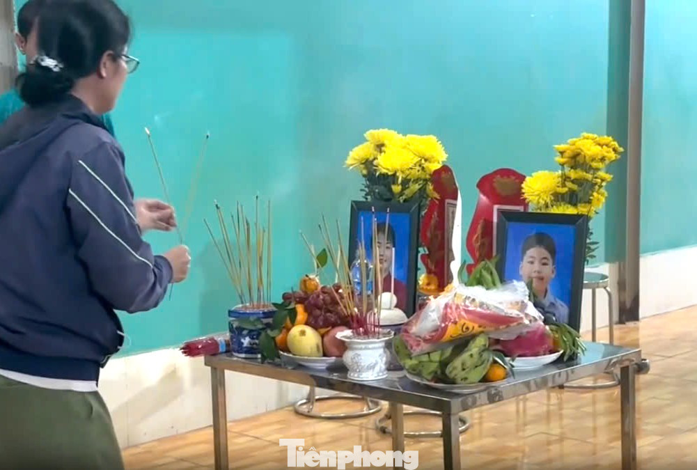 Người thân lo hậu sự cho hai mẹ con nạn nhân xấu số Người thân lo hậu sự cho hai mẹ con nạn nhân xấu số