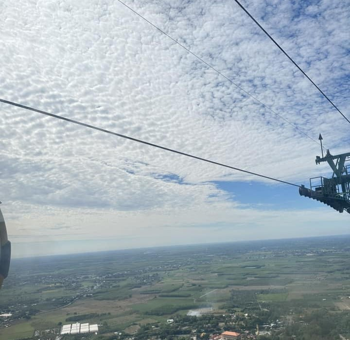 Còn đây là hình ảnh đám mây trên bầu trời được người dân ở tỉnh Tây Ninh chụp lại vào sáng cùng ngày. Còn đây là hình ảnh đám mây trên bầu trời được người dân ở tỉnh Tây Ninh chụp lại vào sáng cùng ngày.