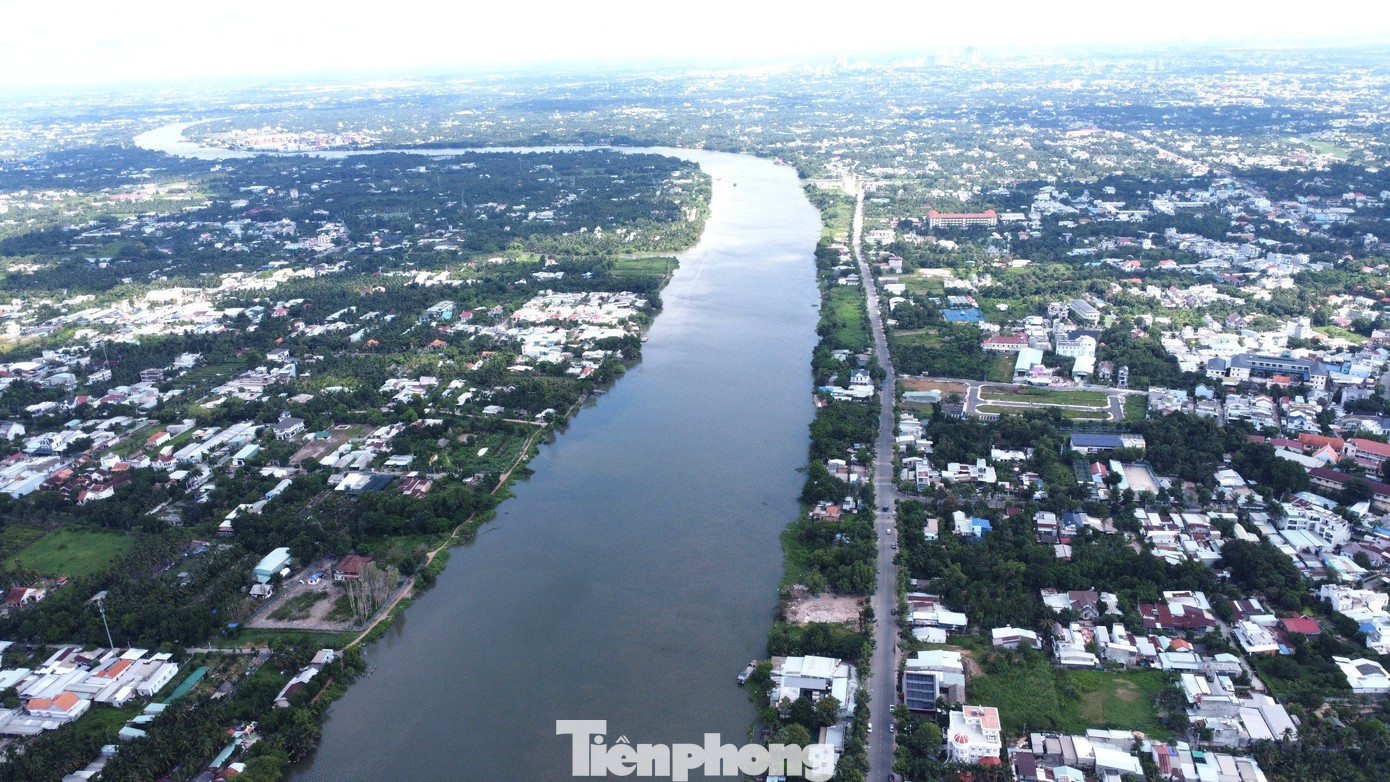 Sông Sài Gòn đoạn qua tỉnh Bình Dương (trong ảnh: địa phận tỉnh Bình Dương vị trí bìa phải) Sông Sài Gòn đoạn qua tỉnh Bình Dương (trong ảnh: địa phận tỉnh Bình Dương vị trí bìa phải)