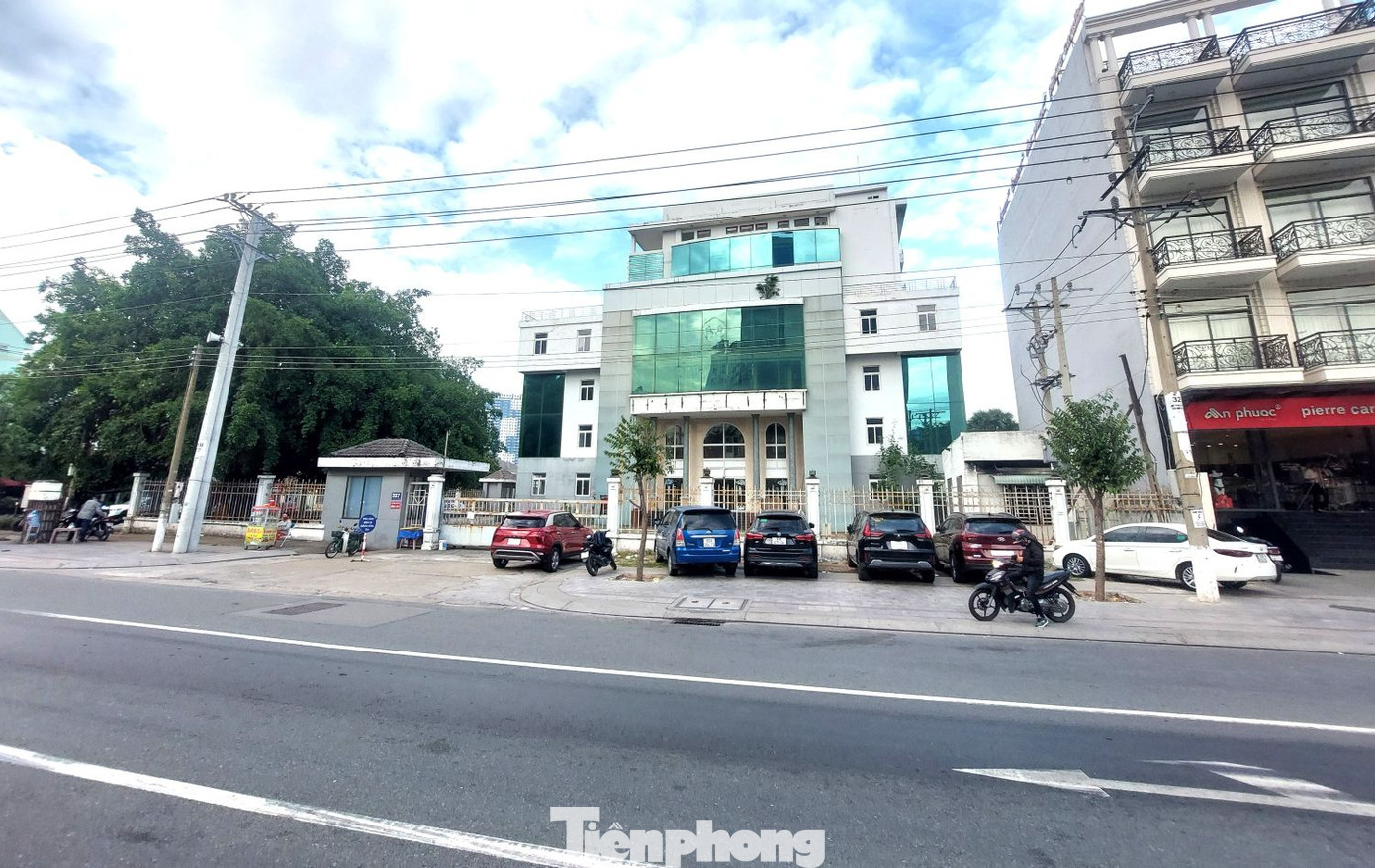 Trụ sở Cục Hải quan tỉnh Bình Dương đang bỏ trống. Trụ sở Cục Hải quan tỉnh Bình Dương đang bỏ trống.