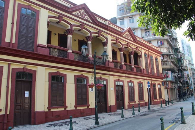 Giờ tòa nhà này mang một sắc thái hoàn toàn mới. Ảnh: Skyscrapercity