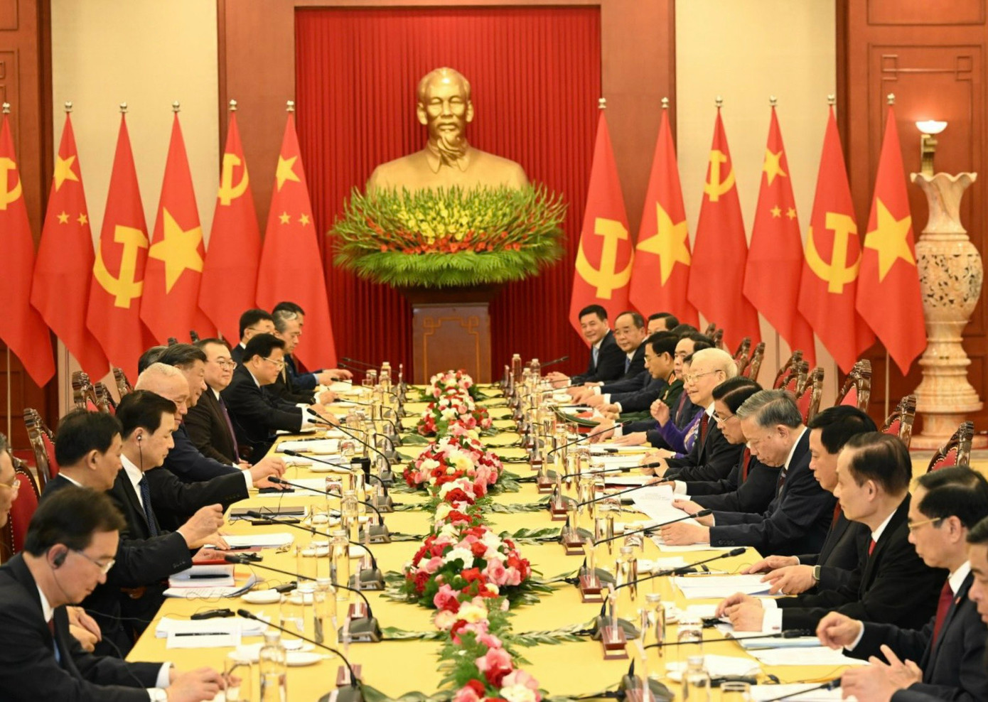 Tổng Bí thư Nguyễn Phú Trọng chủ trì lễ đón Tổng Bí thư, Chủ tịch Trung Quốc Tập Cận Bình ảnh 18 Tổng Bí thư Nguyễn Phú Trọng chủ trì lễ đón Tổng Bí thư, Chủ tịch Trung Quốc Tập Cận Bình ảnh 18