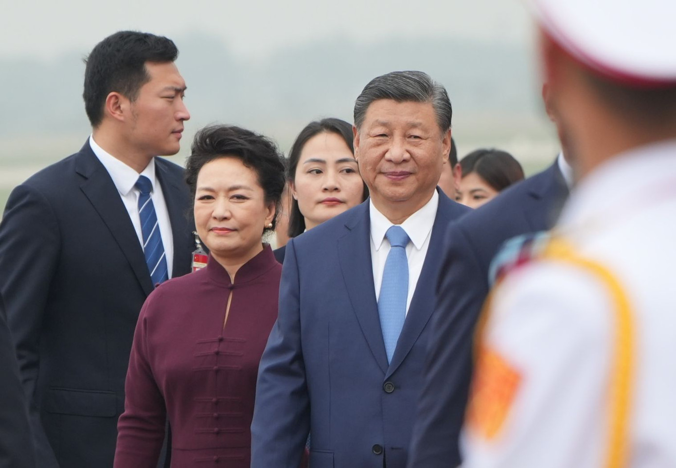 Tổng Bí thư, Chủ tịch Trung Quốc Tập Cận Bình và Phu nhân bắt đầu chuyến thăm cấp Nhà nước đến Việt Nam từ ngày 12 đến 13/12/2023. Tổng Bí thư, Chủ tịch Trung Quốc Tập Cận Bình và Phu nhân bắt đầu chuyến thăm cấp Nhà nước đến Việt Nam từ ngày 12 đến 13/12/2023.