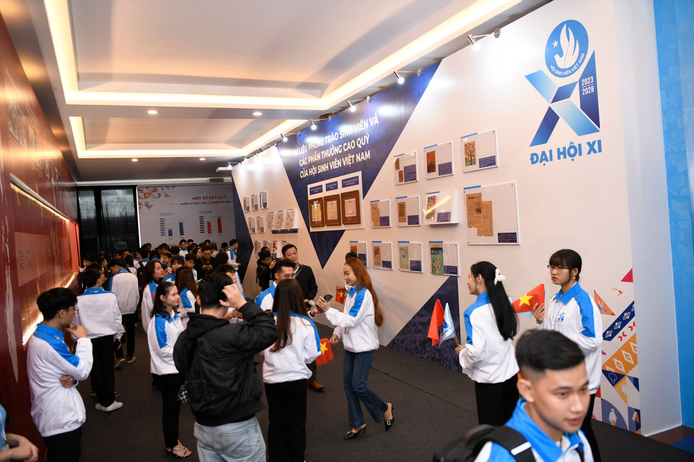 Vững bản sắc - Giàu khát vọng - Kiến tạo tương lai - Dựng xây đất nước ảnh 20