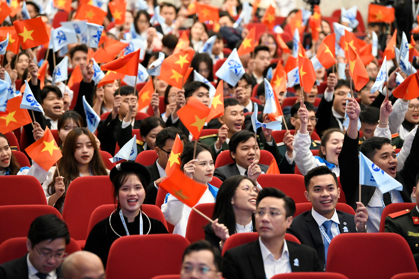 Ra mắt Ban Chấp hành T.Ư Hội Sinh viên Việt Nam khoá XI ảnh 33