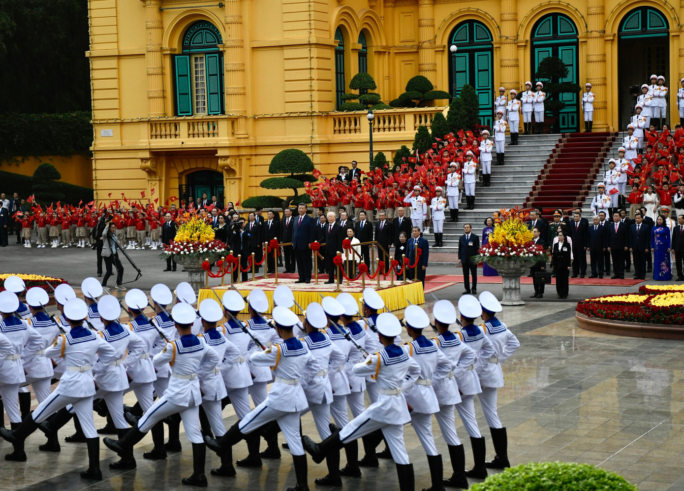 Tổng Bí thư Nguyễn Phú Trọng chủ trì lễ đón Tổng Bí thư, Chủ tịch Trung Quốc Tập Cận Bình ảnh 16 Tổng Bí thư Nguyễn Phú Trọng chủ trì lễ đón Tổng Bí thư, Chủ tịch Trung Quốc Tập Cận Bình ảnh 16