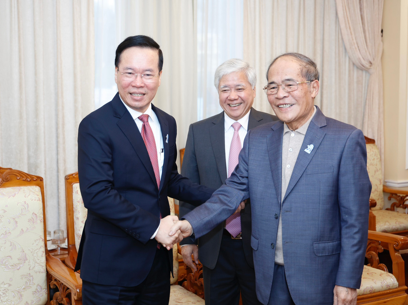 Chủ tịch nước Võ Văn Thưởng, nguyên Chủ tịch Quốc hội Nguyễn Sinh Hùng, Bí thư Trung ương Đảng, Chủ tịch Ủy ban Trung ương Mặt trận Tổ quốc Việt Nam Đỗ Văn Chiến dự phiên trọng thể Đại hội đại biểu toàn quốc Hội Sinh viên Việt Nam lần thứ XI, nhiệm kỳ 2023 - 2028.