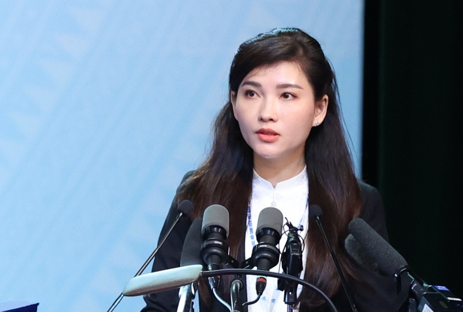 Chị Hồ Hồng Nguyên - Phó Chủ tịch T.Ư Hội Sinh viên Việt Nam khóa X.