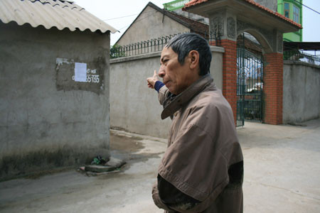 Cụ Dân luôn nhắc nhở con cháu cẩn thận lời ăn tiếng nói kẻo bị tai vạ