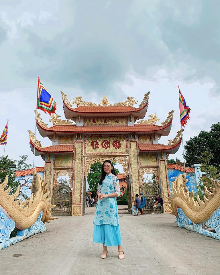 Bị phản ứng vì mặc áo ngắn hở eo thắp hương Tổ nghề, Phương Mỹ Chi nói gì? ảnh 5