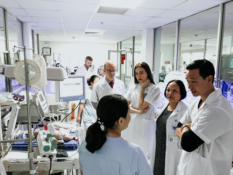 Hồ Ngọc Hà đi từ thiện vẫn bị ‘ném đá’ vì lý do không ngờ ảnh 1