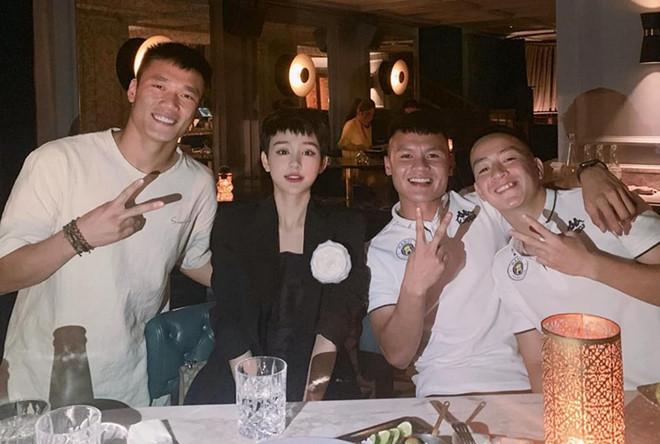 Showbiz 20/9: Vợ MC Quyền Linh khoe ảnh cưới từ 14 năm trước kèm tiết lộ bất ngờ ảnh 4