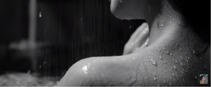 Quang Dũng nói gì khi nữ chính liên tục tắm trần trong MV mới? ảnh 1