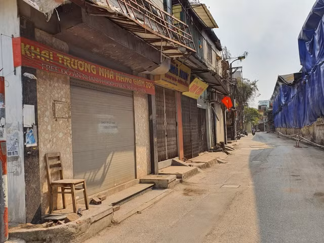 Hàng quán đóng cửa sang nhượng, dân quanh Công ty Rạng Đông ồ ạt bán nhà ảnh 4