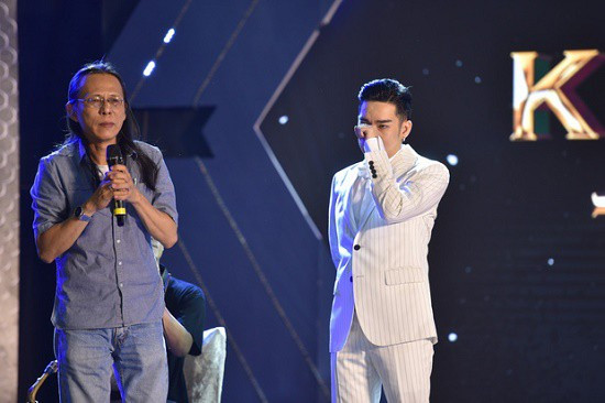 Showbiz 29/9: NSND Hồng Vân đau thắt tim nói vĩnh biệt sân khấu SuperBowl ảnh 4