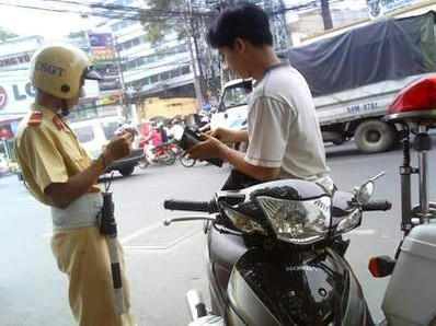 Cảnh sát giao thông đang làm nhiệm vụ. Ảnh minh họa: Internet. Cảnh sát giao thông đang làm nhiệm vụ. Ảnh minh họa: Internet