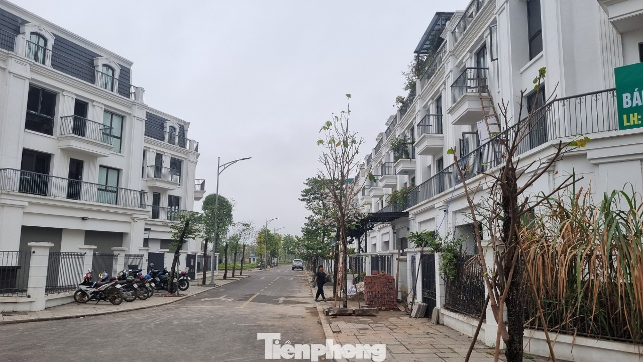 Theo bà Nguyễn Thị Huyền, cư dân sống ở TSG Hoa Binh Centre, bà đã mua căn hộ sau khi dự án hoàn thành vào năm 2022, với số tiền 6,5 tỷ đồng. Theo bà Nguyễn Thị Huyền, cư dân sống ở TSG Hoa Binh Centre, bà đã mua căn hộ sau khi dự án hoàn thành vào năm 2022, với số tiền 6,5 tỷ đồng.