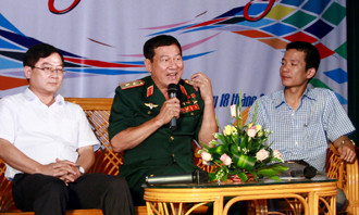 Theo Trung tướng, anh hùng Phạm Tuân cho rằng, người trẻ bây giờ sáng tạo chưa tương xứng với những gì được trang bị. Theo ông, để người trẻ sáng tạo cần ba yếu tố: môi trường, cơ chế và động lực