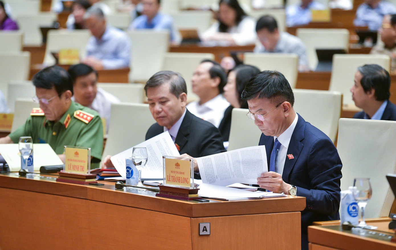 Các đại biểu tham dự phiên chất vấn.