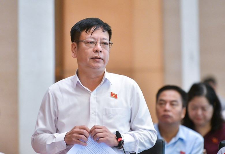 ĐBQH Nguyễn Trường Giang (đoàn Đắk Nông). ĐBQH Nguyễn Trường Giang (đoàn Đắk Nông).