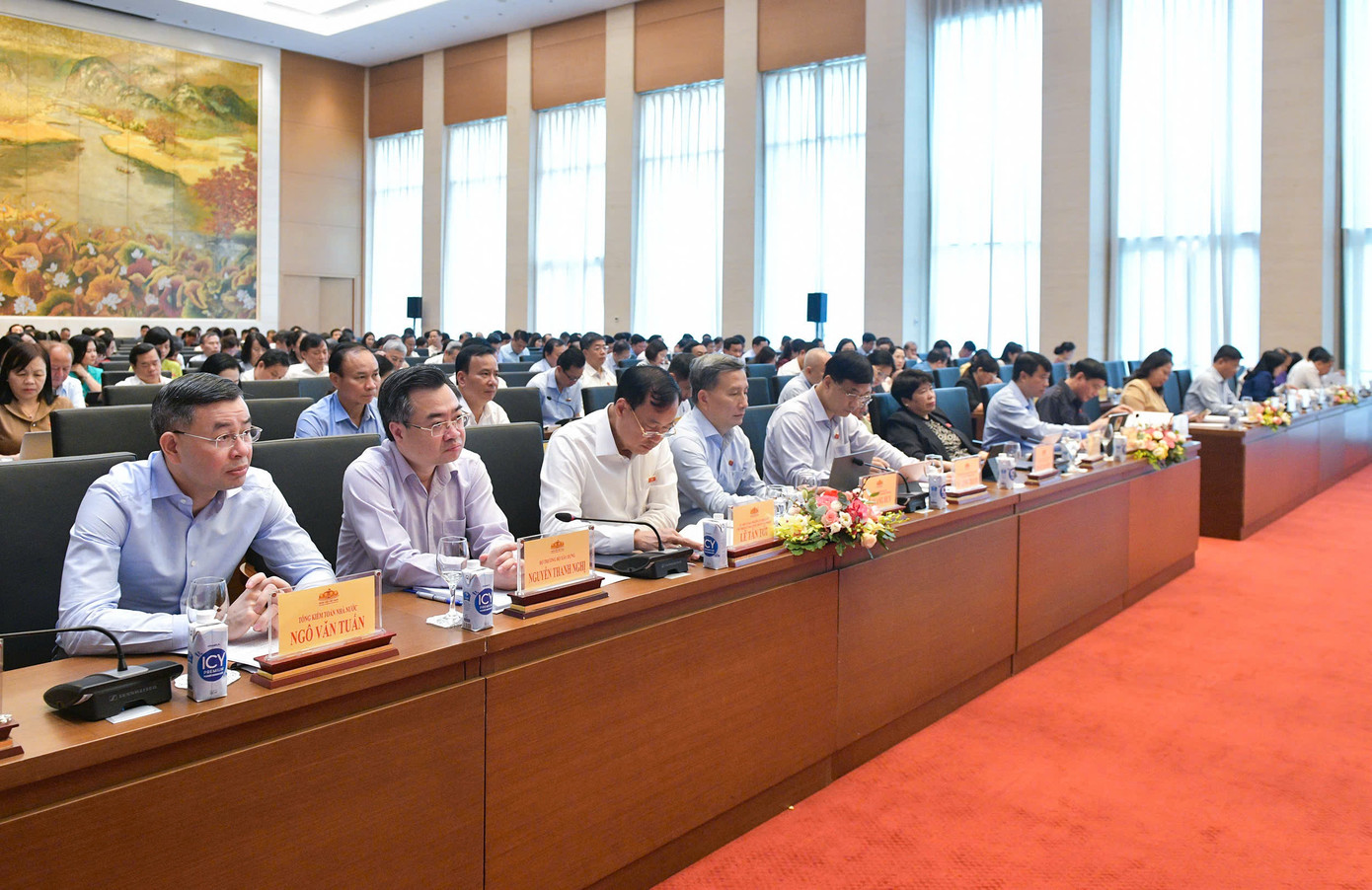 Các đại biểu tham dự phiên họp. (Ảnh: Như Ý) Các đại biểu tham dự phiên họp. (Ảnh: Như Ý)