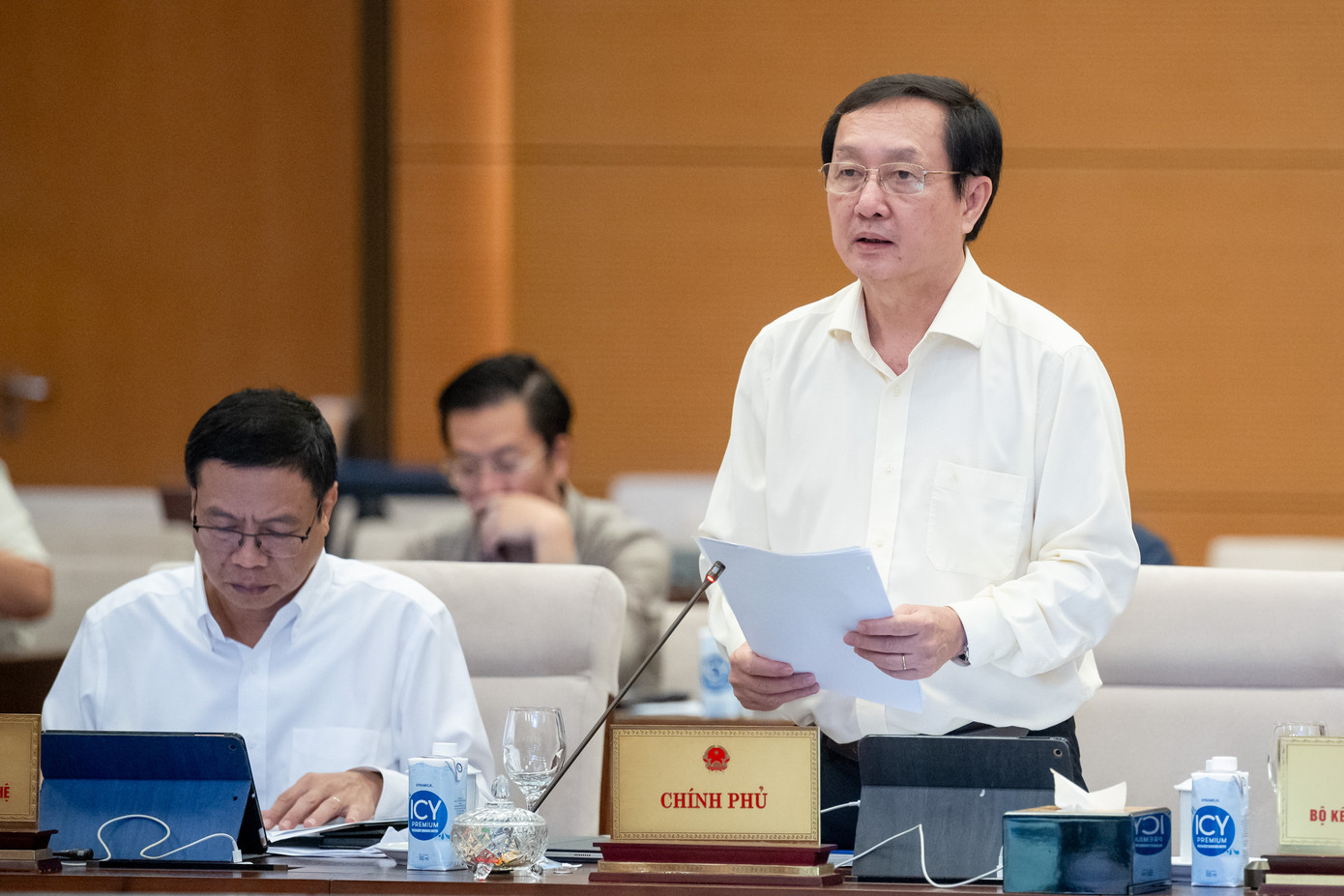 Bộ trưởng Bộ Khoa học và Công nghệ Huỳnh Thành Đạt tại phiên họp