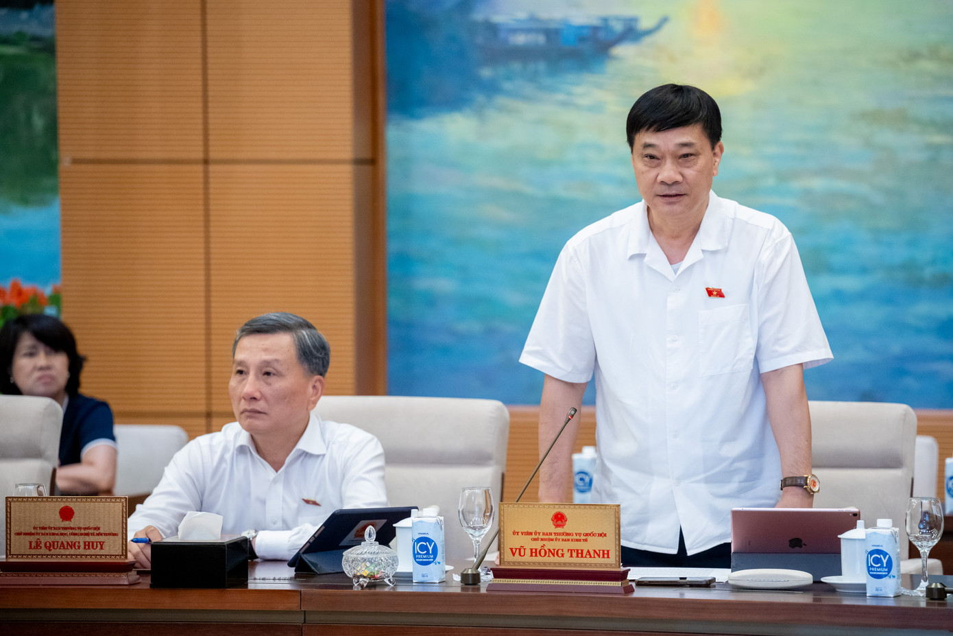 Chủ nhiệm Ủy ban Kinh tế Vũ Hồng Thanh