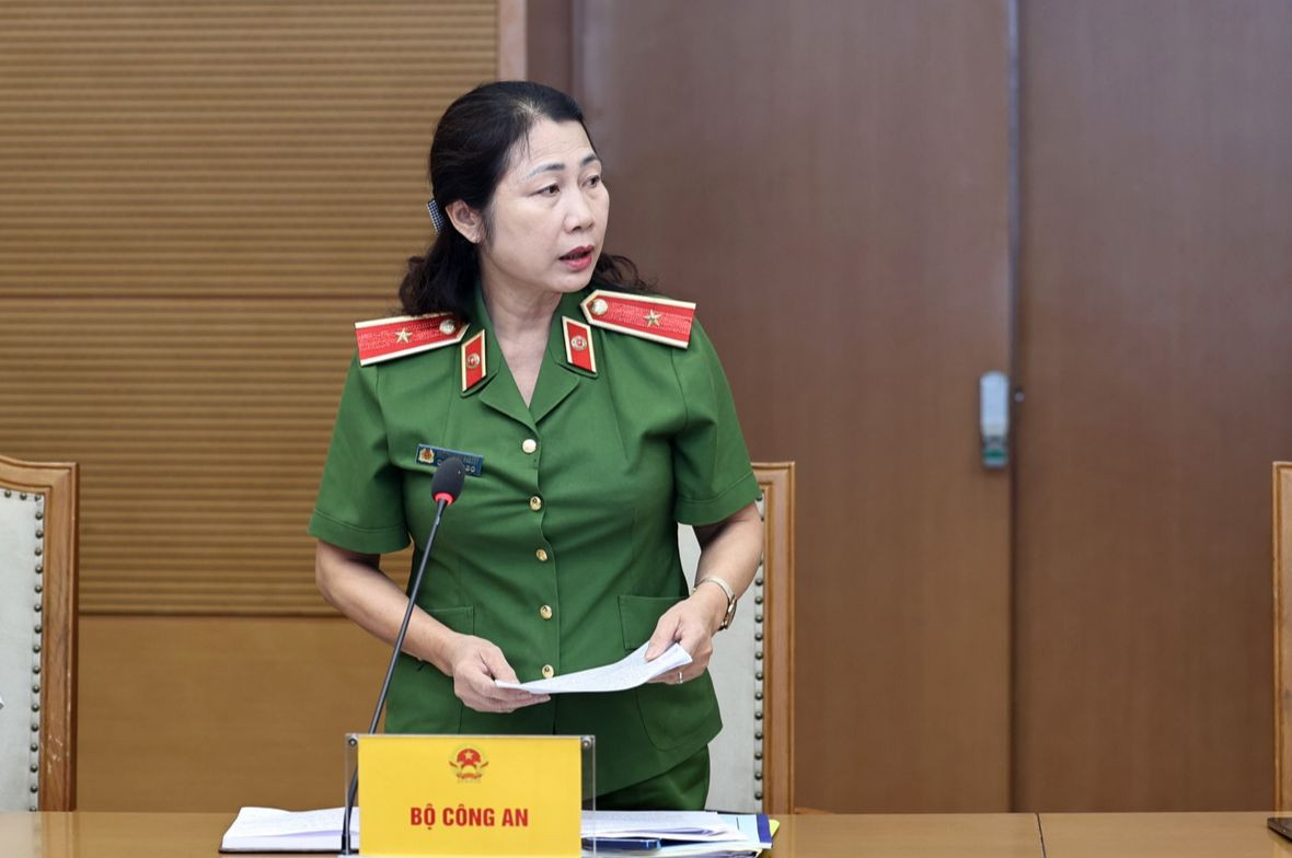 Đại diện Bộ Công an phát biểu.