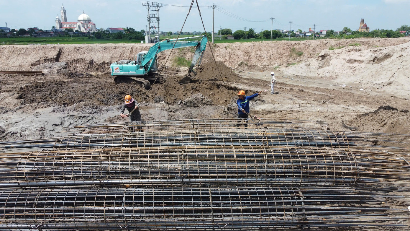 Nam Định huy động nhiều nguồn để đầu tư xây dựng, cải tạo, nâng cấp kết cấu hạ tầng giao thông của tỉnh