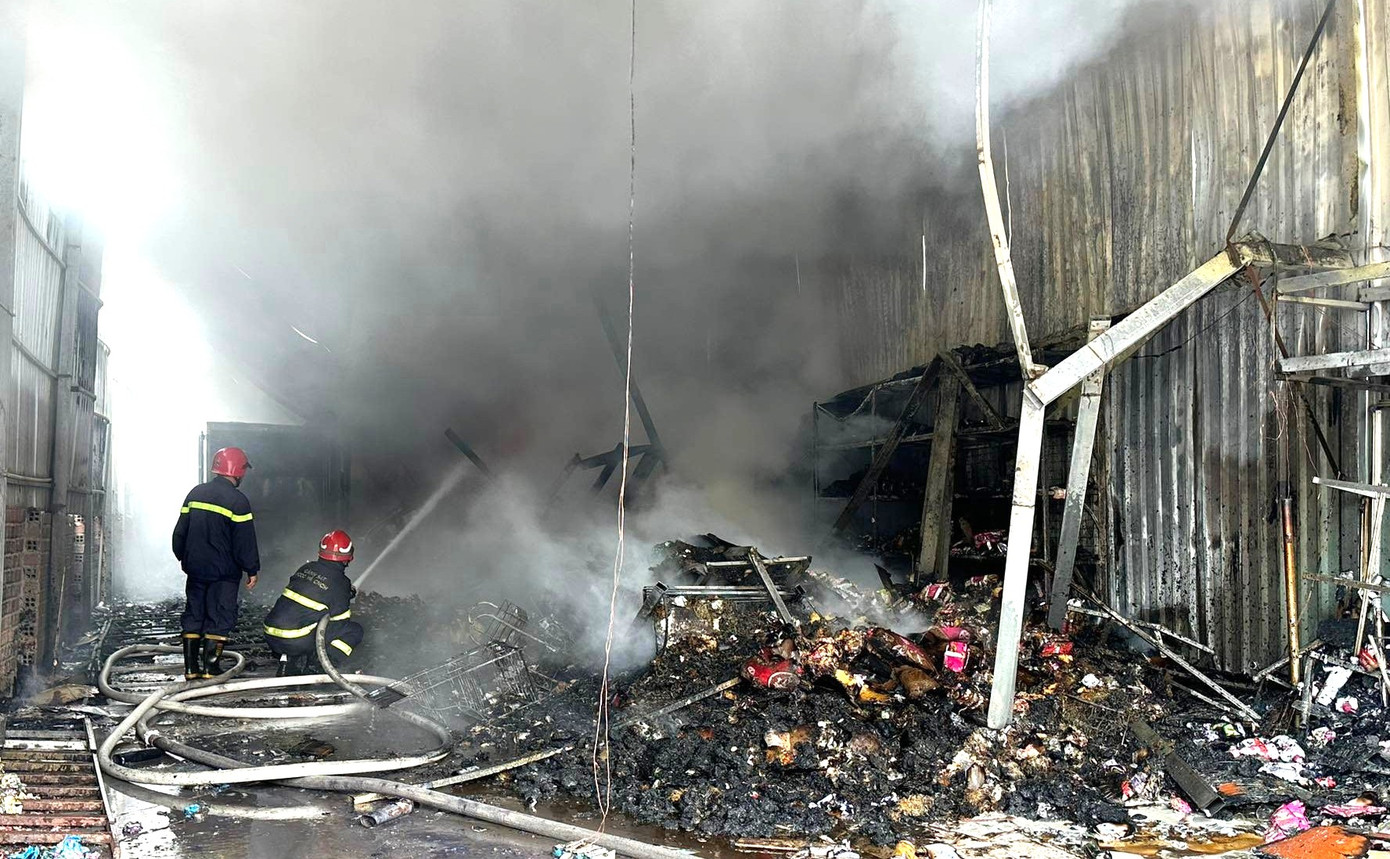 Tài sản bên trong căn nhà bị thiêu rụi