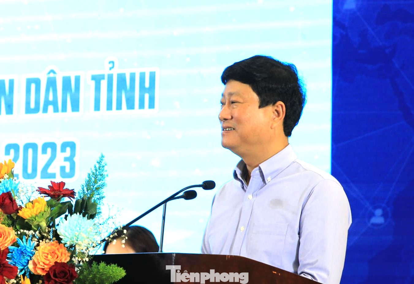 Chủ tịch UBND tỉnh Bình Dương Võ Văn Minh đối thoại với thanh niên Chủ tịch UBND tỉnh Bình Dương Võ Văn Minh đối thoại với thanh niên