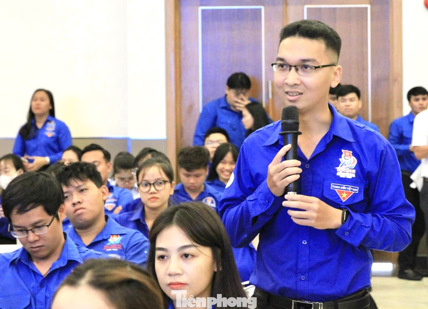 Tại buổi đối thoại, thanh niên Bình Dương quan tâm đến vấn đề khởi nghiệp Tại buổi đối thoại, thanh niên Bình Dương quan tâm đến vấn đề khởi nghiệp