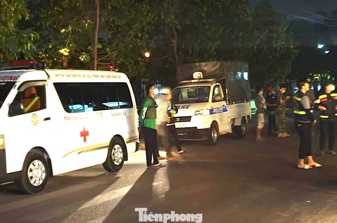 Xe cấp cứu được điều đến hiện trường Xe cấp cứu được điều đến hiện trường