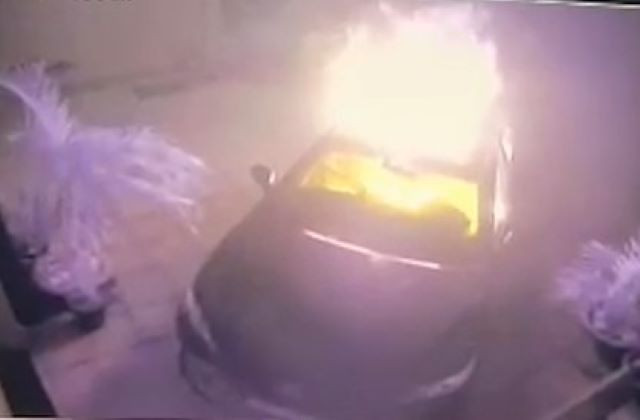 Hình ảnh camera ghi lại cảnh cháy xe