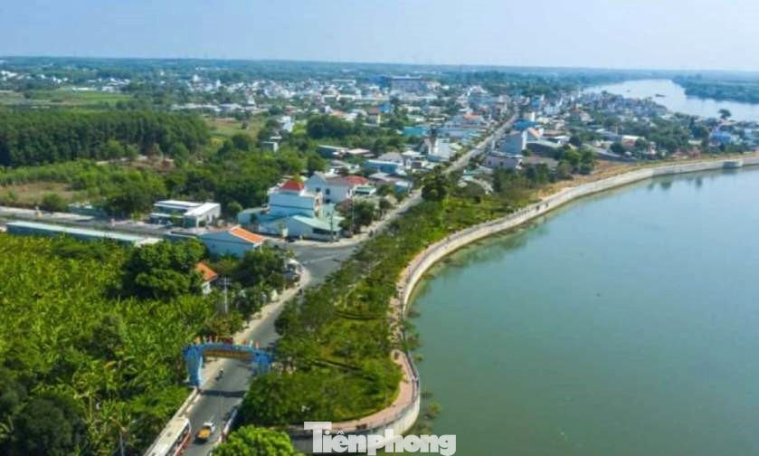 Theo quy hoạch, dự án đường Vành đai 4 qua thị xã Tân Uyên (Bình Dương) rút ngắn thời gian di chuyển từ Bình Dương đến sân bay Long Thành (Đồng Nai). Theo quy hoạch, dự án đường Vành đai 4 qua thị xã Tân Uyên (Bình Dương) rút ngắn thời gian di chuyển từ Bình Dương đến sân bay Long Thành (Đồng Nai).