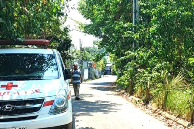 Hiện trường phát hiện người đàn ông tử vong trong lùm cây Hiện trường phát hiện người đàn ông tử vong trong lùm cây