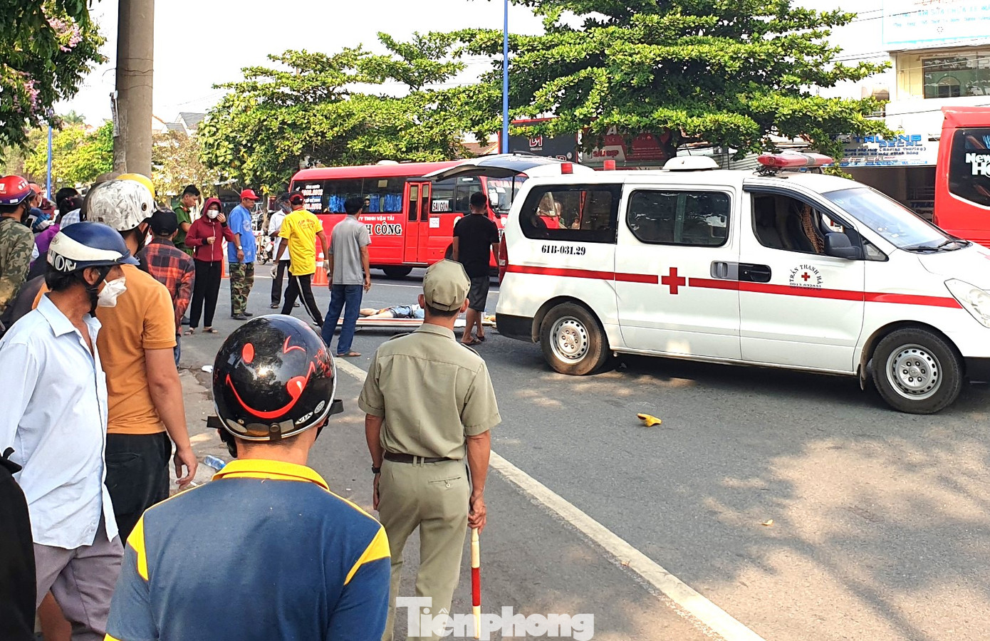 Lực lượng chức năng khám nghiệm hiện trường
