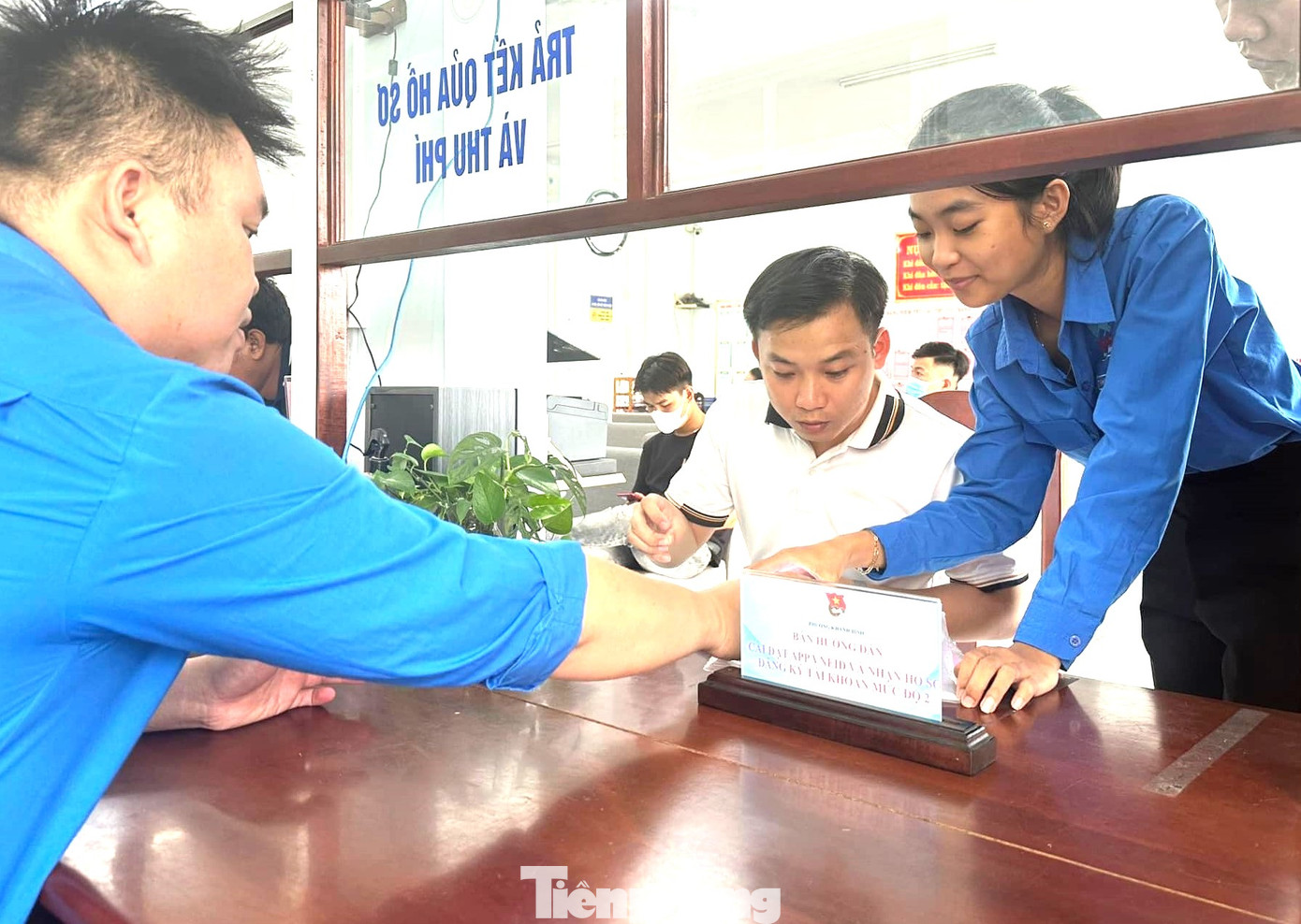 Hướng dẫn người dân thực hiện dịch vụ công trực tuyến Hướng dẫn người dân thực hiện dịch vụ công trực tuyến