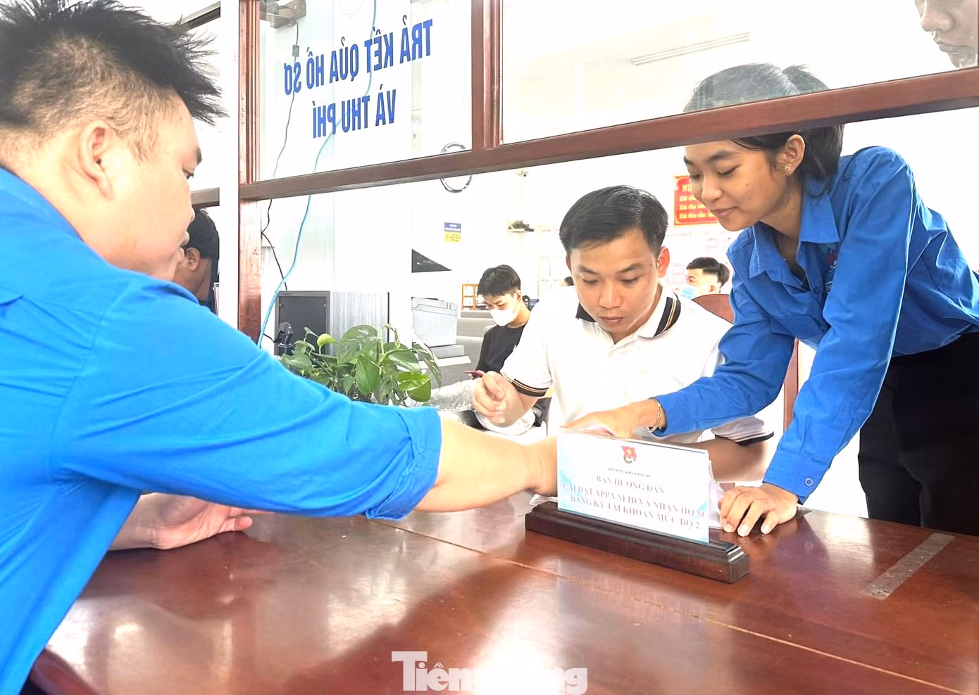 Hướng dẫn người dân thực hiện dịch vụ công trực tuyến