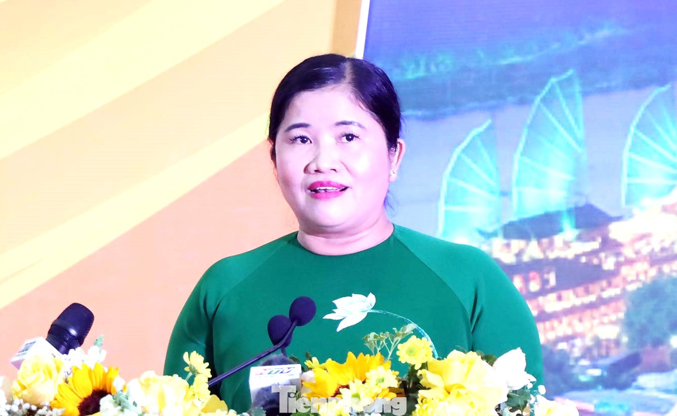 Chủ tịch UBND tỉnh Bình Phước Trần Tuệ Hiền phát biểu Chủ tịch UBND tỉnh Bình Phước Trần Tuệ Hiền phát biểu