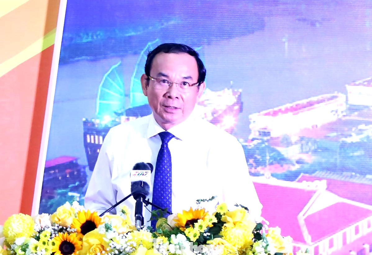 Ủy viên Bộ Chính trị, Bí thư Thành ủy TPHCM Nguyễn Văn Nên phát biểu tại hội nghị. Ủy viên Bộ Chính trị, Bí thư Thành ủy TPHCM Nguyễn Văn Nên phát biểu tại hội nghị.